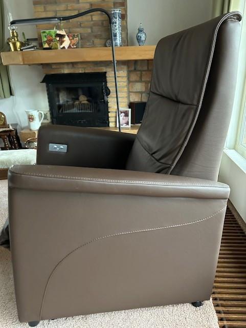 Sta-Op-Stoel leder zo goed als nieuw