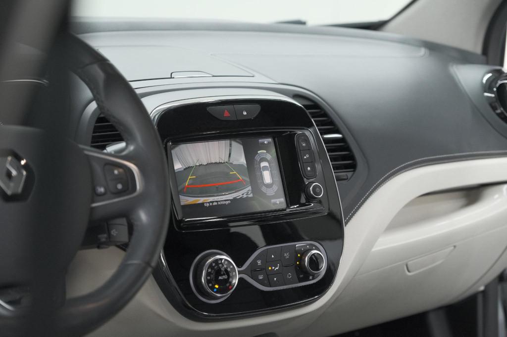 Renault Captur tce 150 edc initiale paris | trekhaak | camera | panoramadak