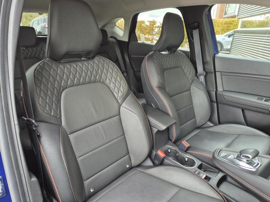 Renault Captur 1.6 e-tech plug-in hybrid 160 iconic topmodel!, all season, 