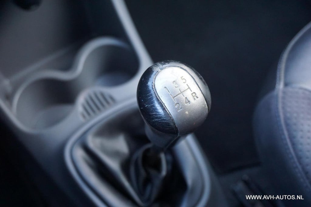 Peugeot 107 1.0-12v black & silver