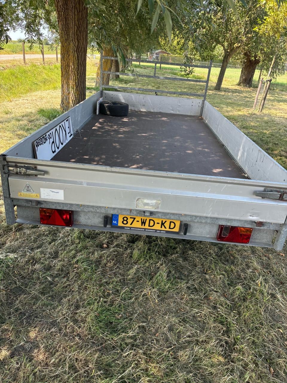 Hapert plateauwagen (4 x2 mtr)