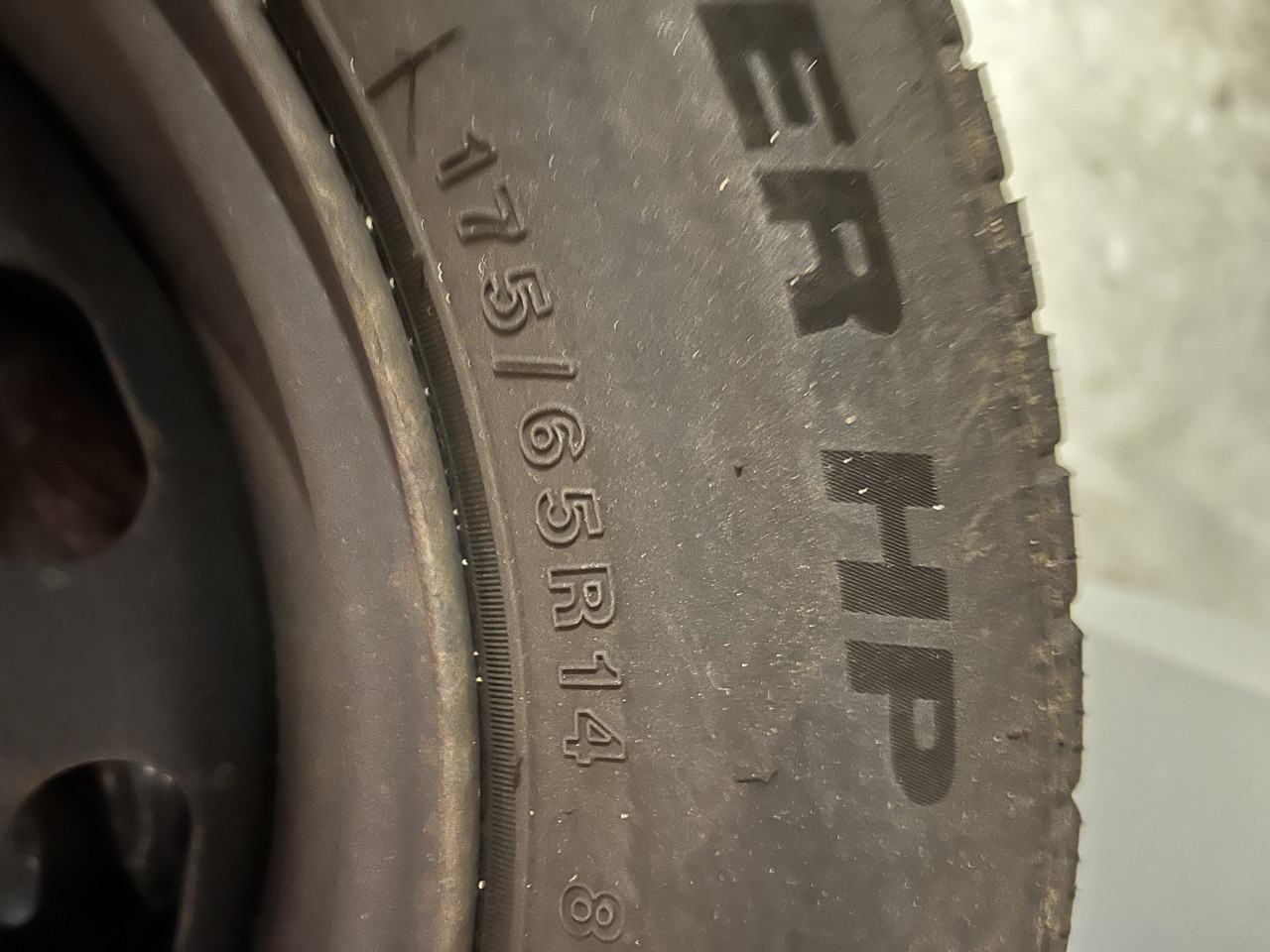 Te koop 4 stalen velgen Ford Fiesta .banden nog ong 4 mm profiel