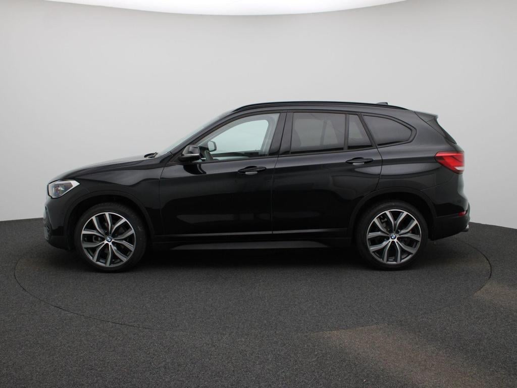 BMW X1 sdrive18i high executive | apple carplay / android auto | stoel- stu
