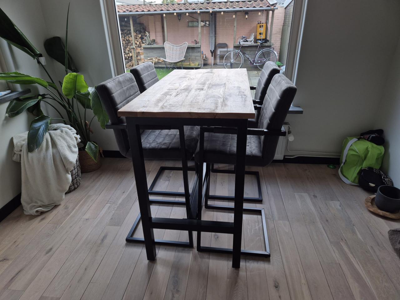 Bartafel+stoelen