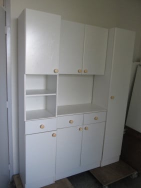 Buffet kast voor de keuken of de berging o i d
