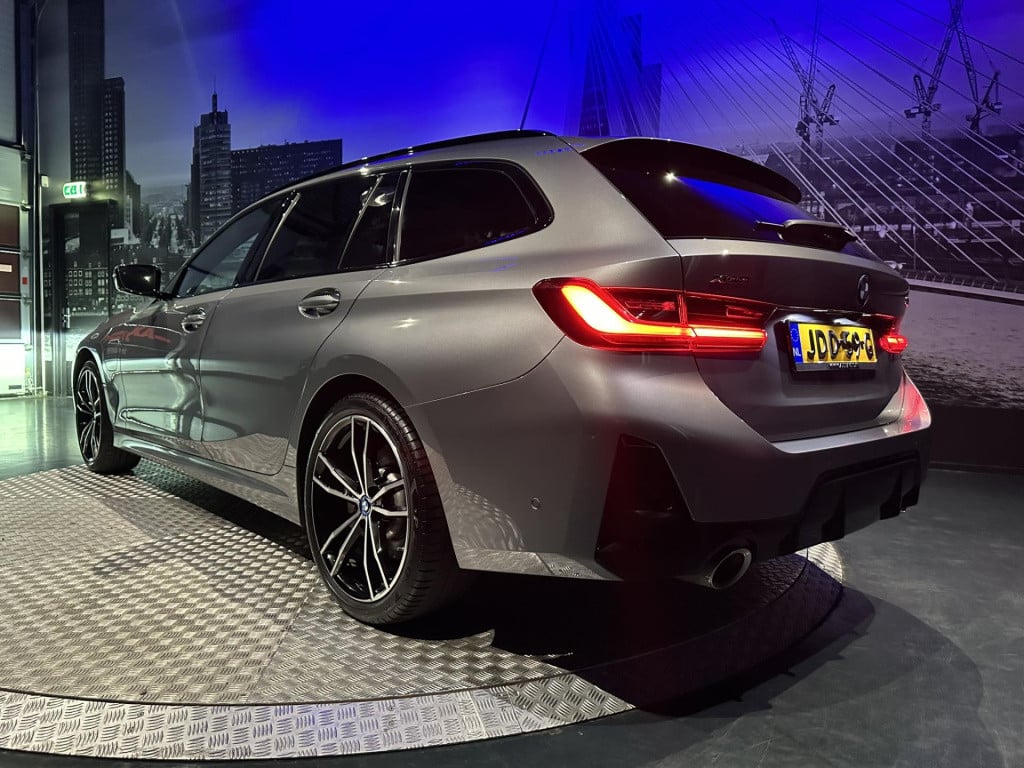 BMW 3-serie touring 330e xdrive *pano*360camera*sportstoelen*laser*