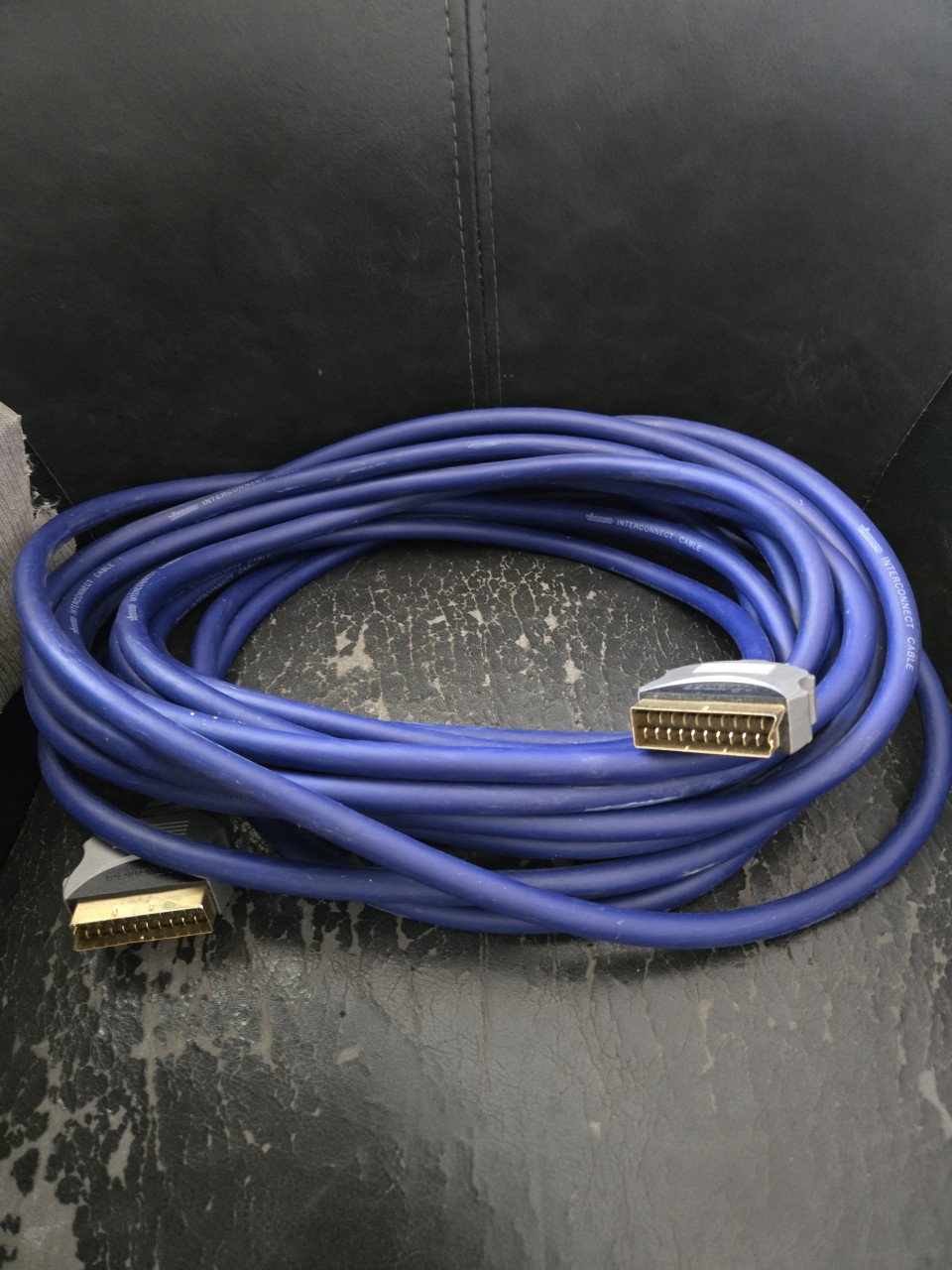 Heel veel kabels; Scart, Utp. Nieuw en gebruikt.