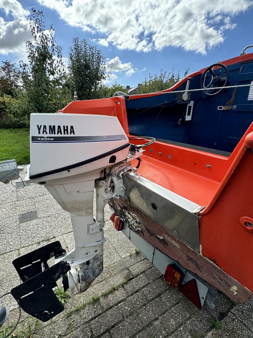 Kajuitboot met kanteltrailer en buitenboordmotor (4-takt, 10 pk)