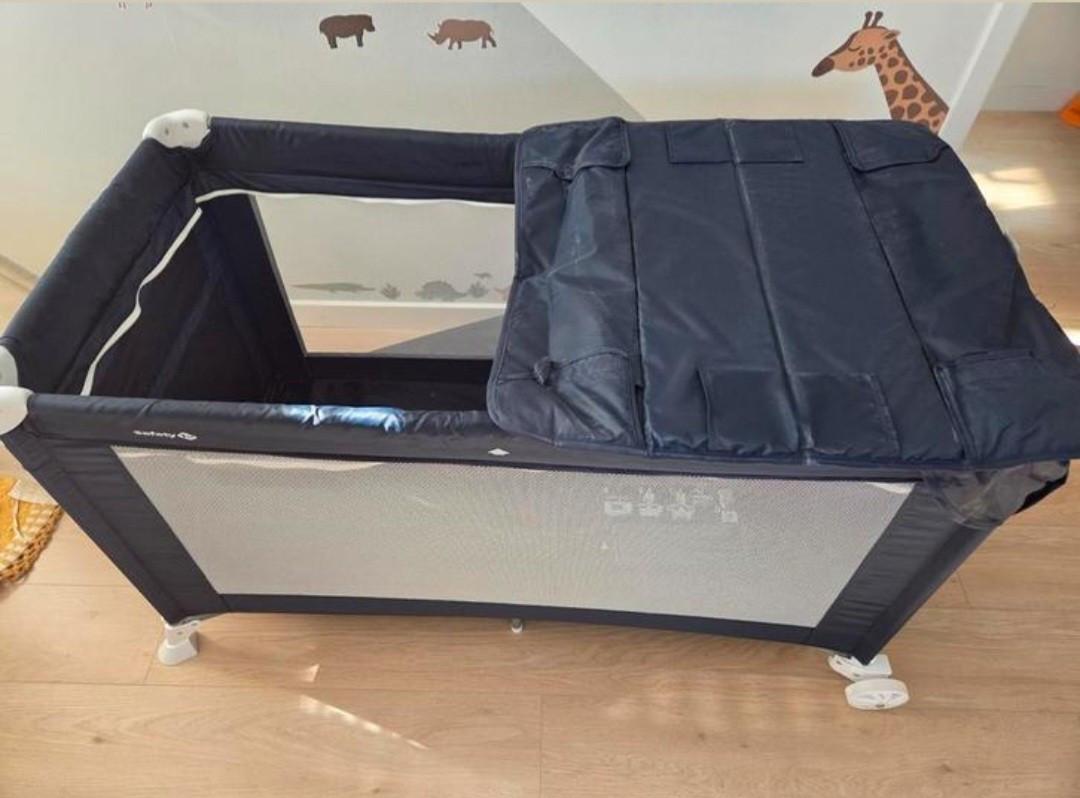 Safety first campingbed met accessoires