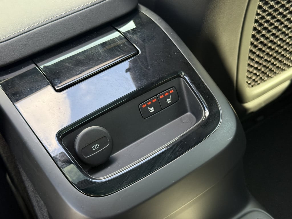 Volvo V60 t6 398pk recharge ultra dark| panodak| adap.cruise| trekhaak| 36