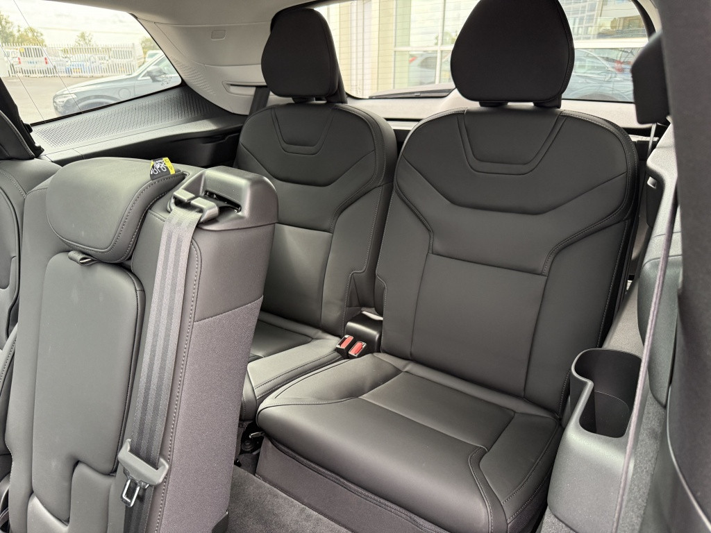 Volvo Ex90 twin performance ultra b&w nieuw €116.350,-