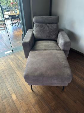 Stoel met hocker bruin