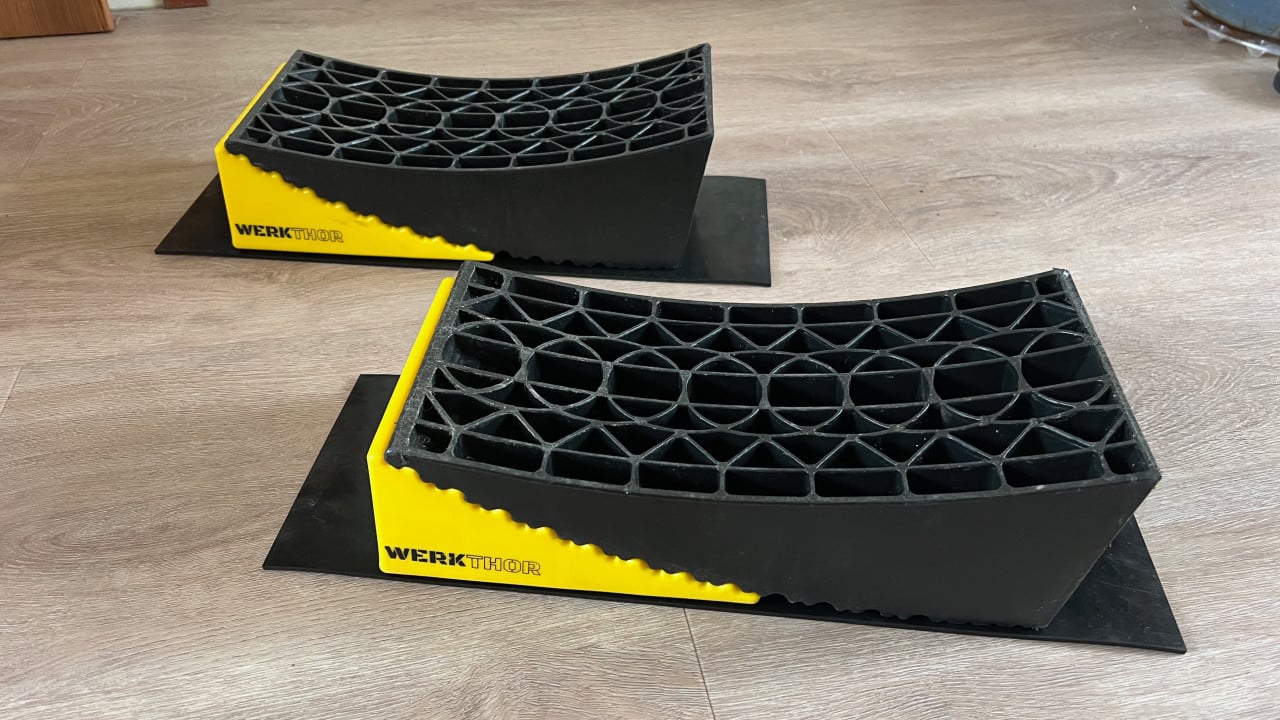Camper wielkeggen oprijblok Werkthor met tas