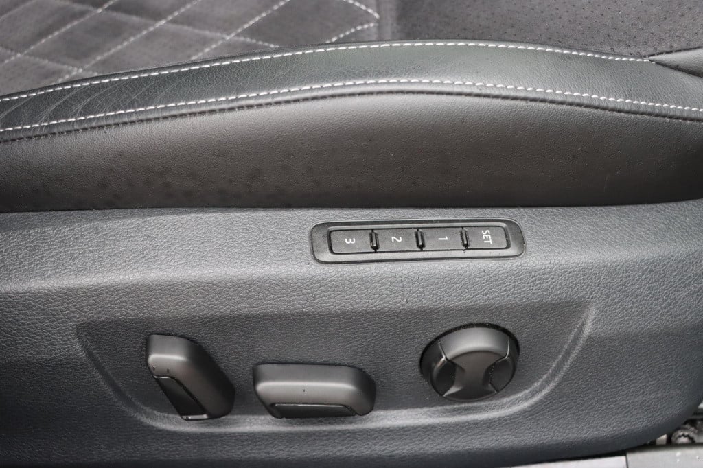 Skoda Superb 1.4 tsi iv sportline business 218pk dsg6