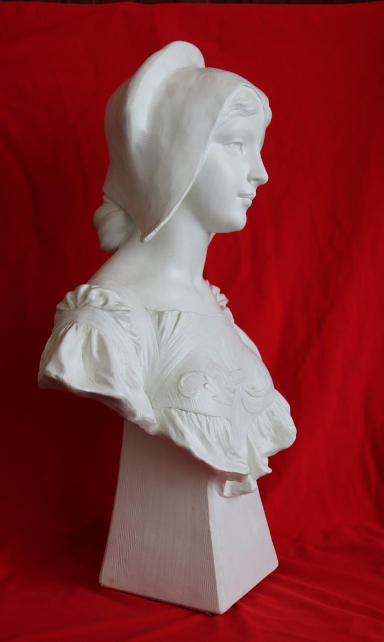 Antiek Vrouwenbeeld 65 cm  hoog