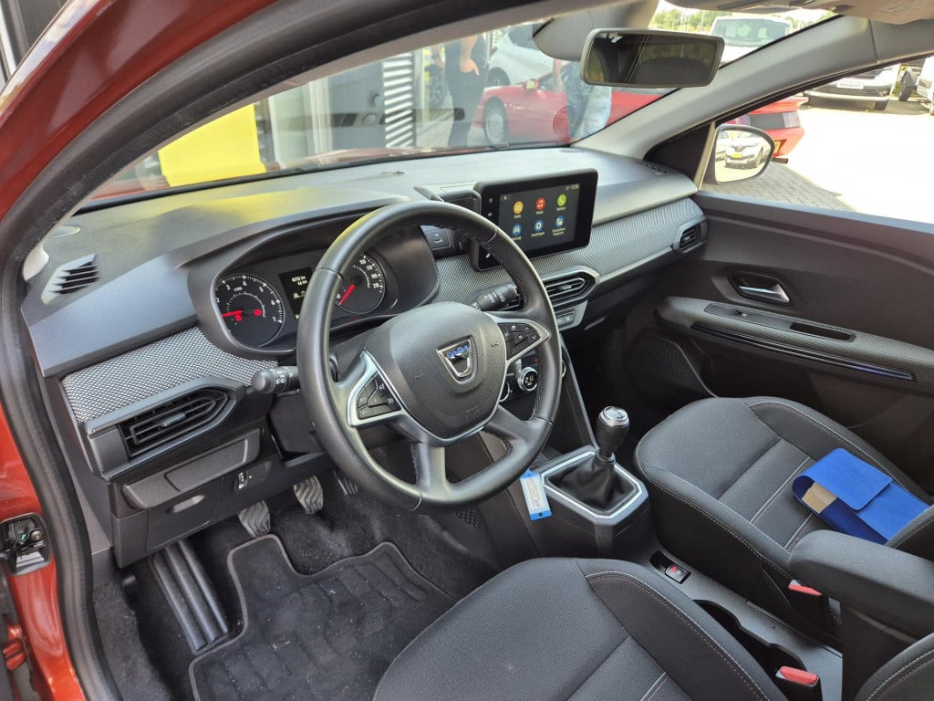 Dacia Jogger tce 110 extreme 5p. all season banden, camera, climate, apple/
