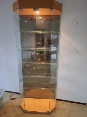 Te koop Vitrinekast