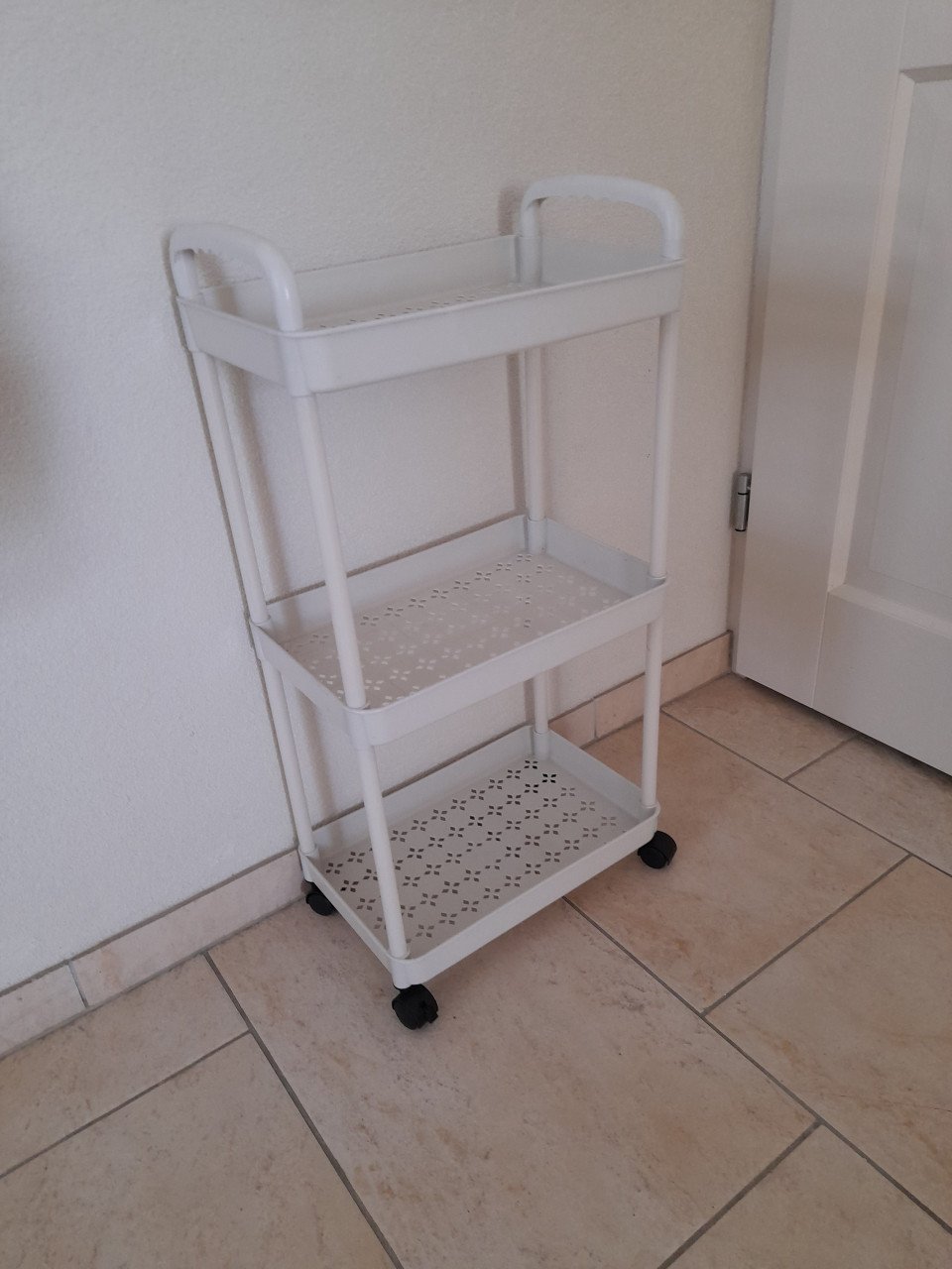 Kleine trolley  34 x 22 x 70 (in goede staat )