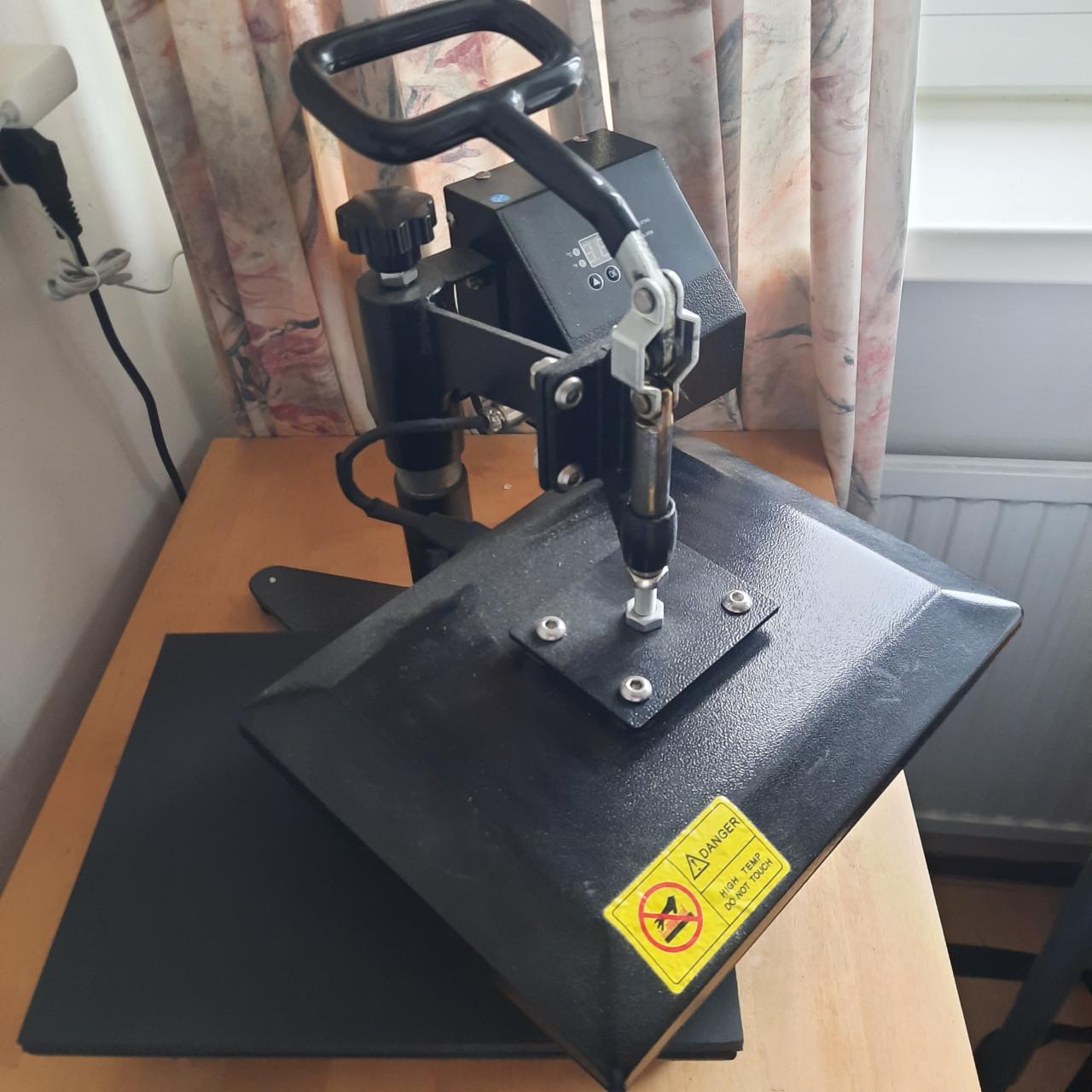 Te koop  Silhouette cameo 4 + hitte pers