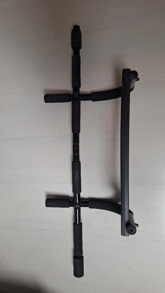 Pull up bar
