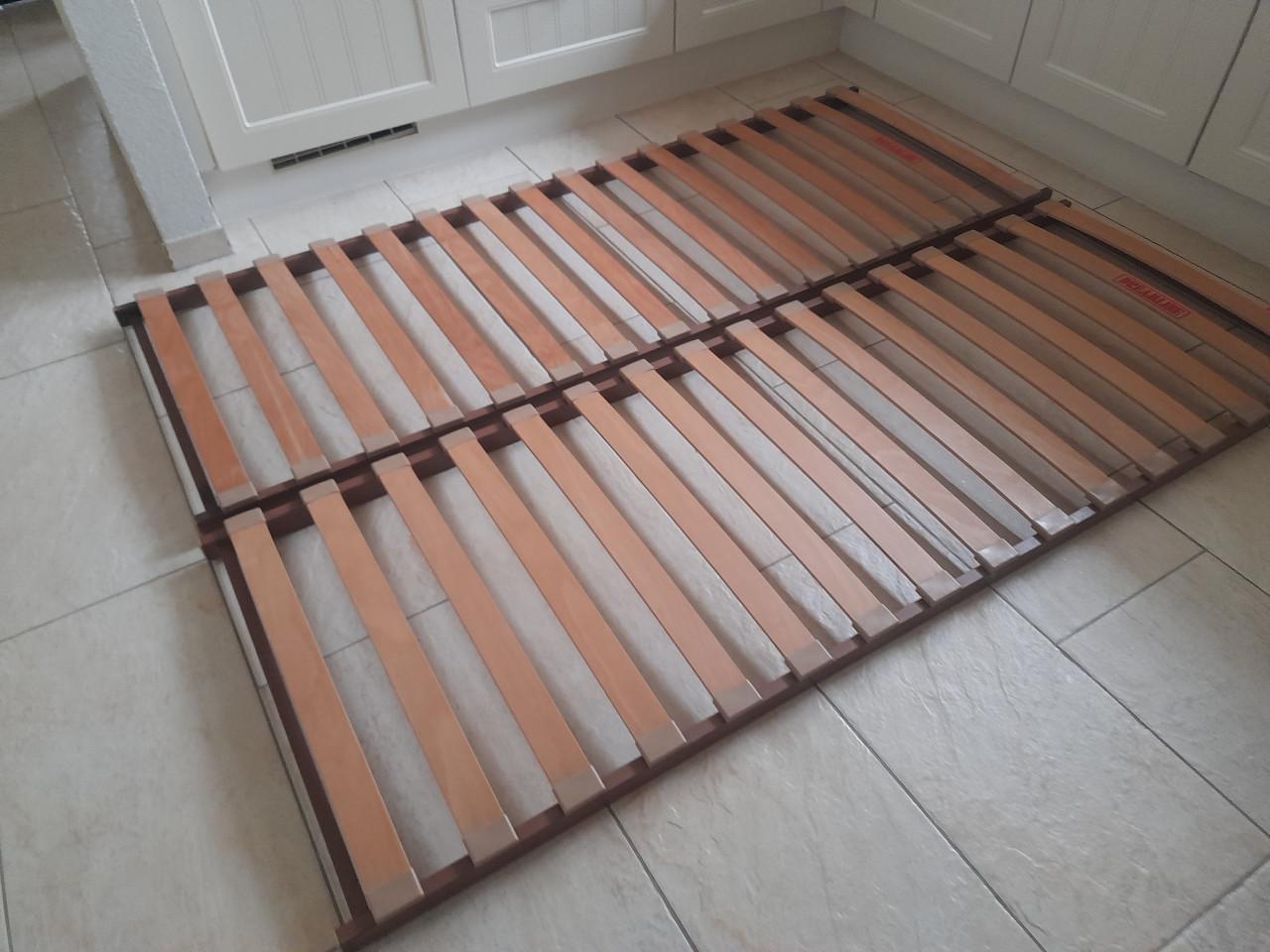 2 x lattenbodem 70 x 200 (in goede staat)