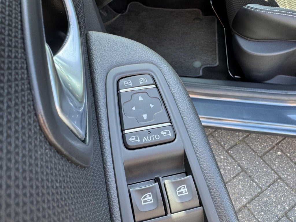 Renault Clio 0.9 tce intens | navigatie | led koplampen | keyless entry | c