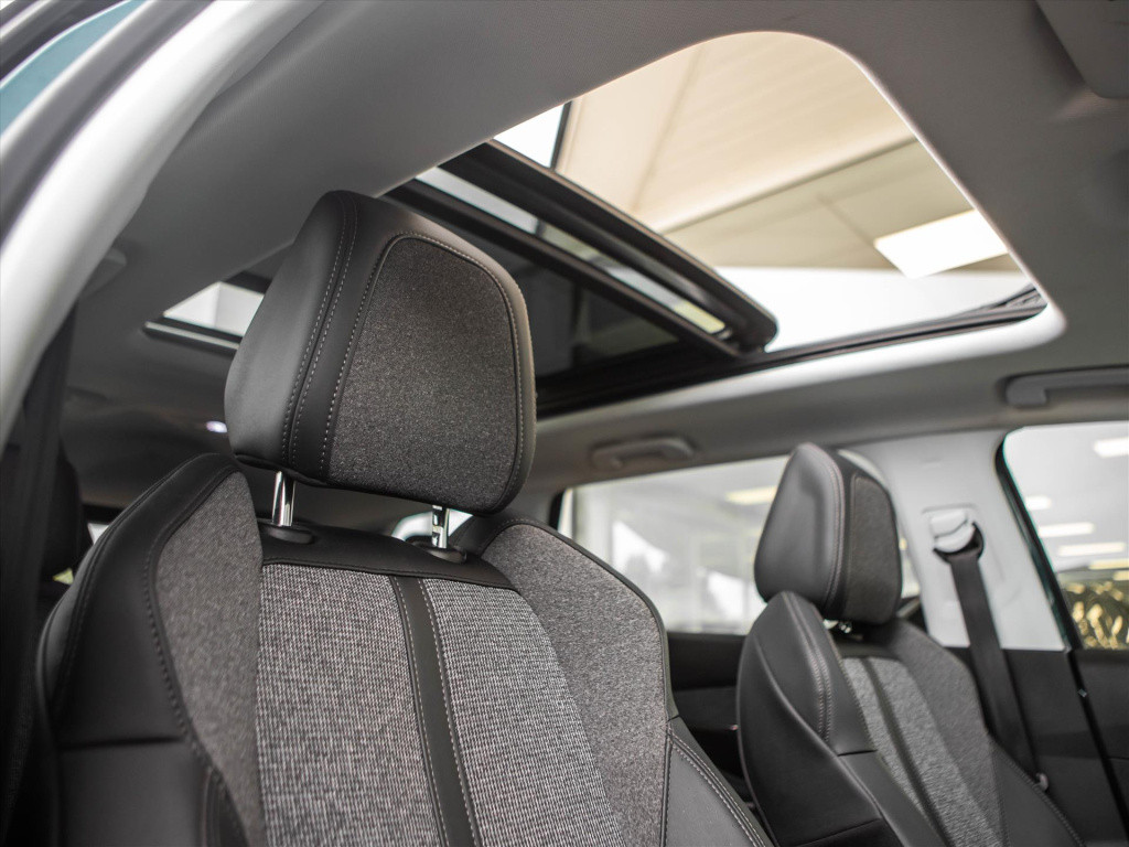 Peugeot 5008 1.2 puretech 130pk blue lease premium automaat | 7-zits |panor