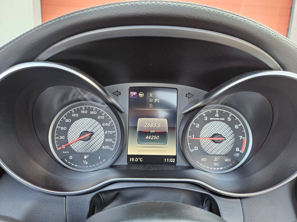 Mercedes-Benz C-Klasse cabrio amg 63 | burmester | carbon ceramic brakes