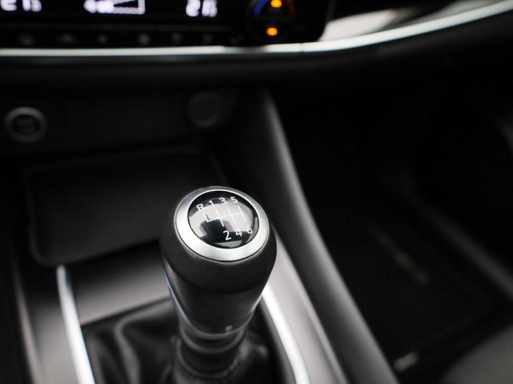 Nissan Qashqai 1.3 mhev n-connecta | navigatie | apple carplay / android au