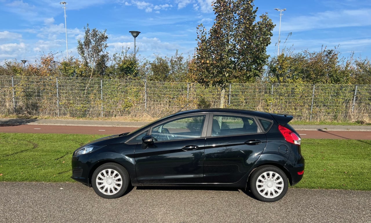 Keurige Ford Fiesta uit 2014 met slechts 58.000 km, Automaat!!