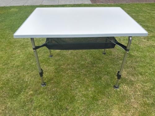 Kampeer tafel dukdalf  100x69 verstelbare poten