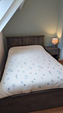 Steigerhouten bed