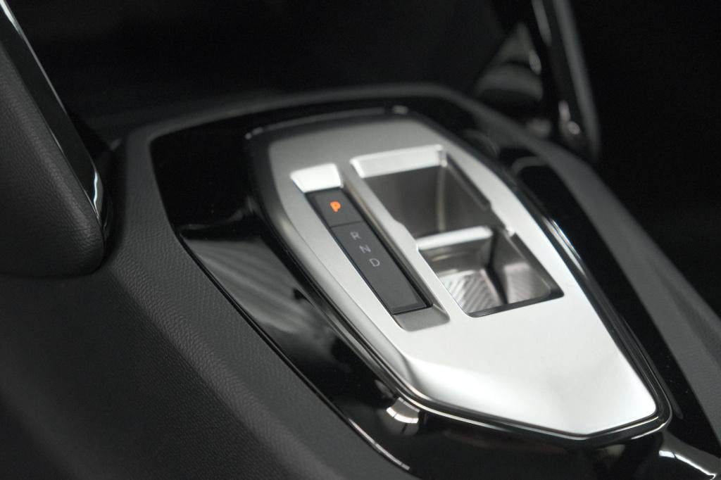 Peugeot 208 1.2 hybrid 110 e-dcs6 style | direct leverbaar | apple carplay 