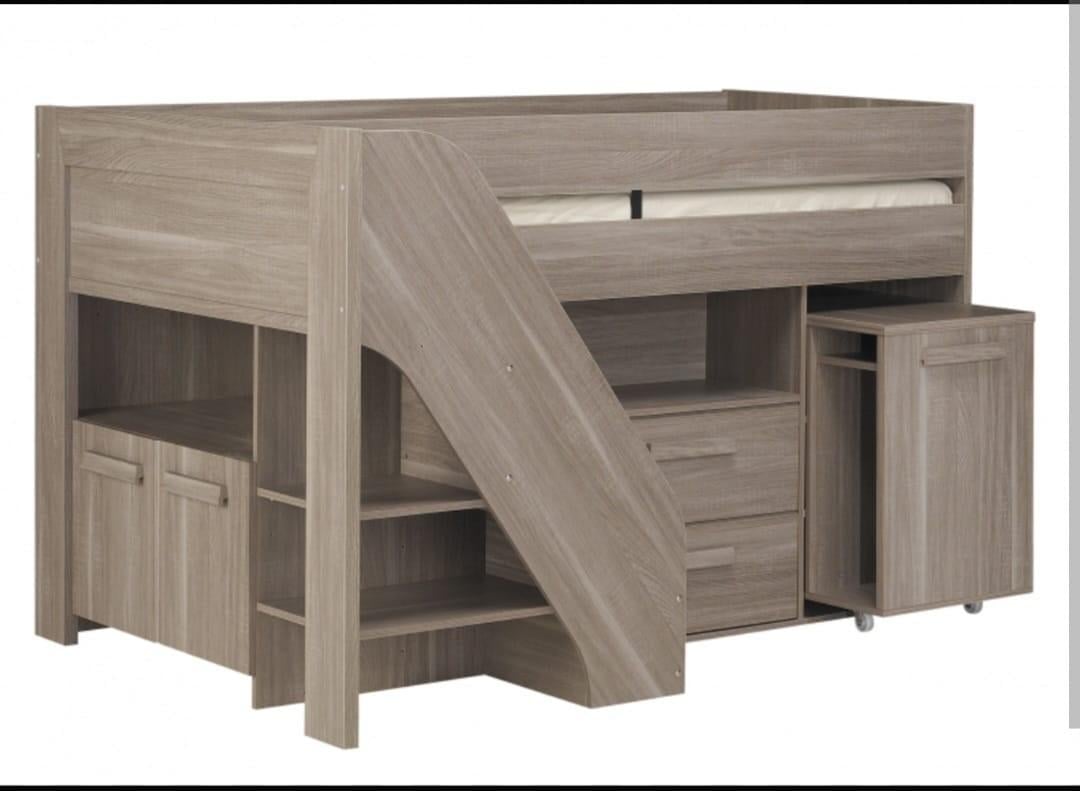 Super bed voor kindjes met veel opbergruimte