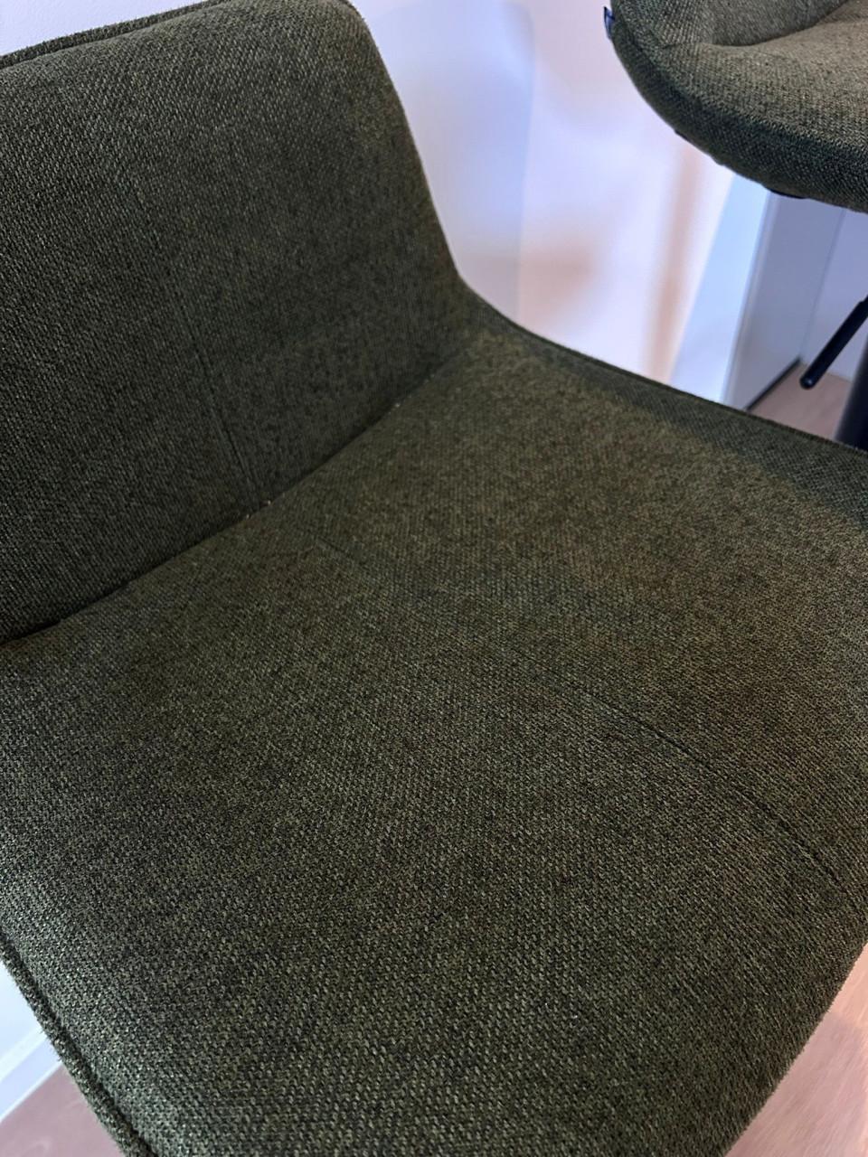 2 bar-krukken te koop groen/zwart