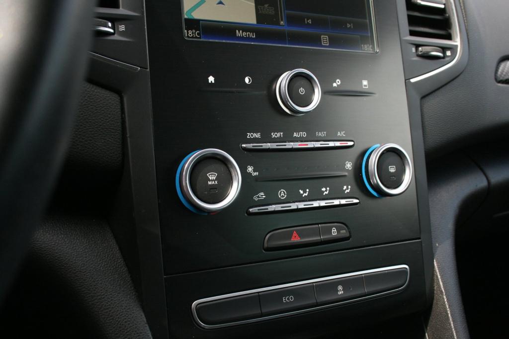 Renault Megane 1.3 tce limited / trekhaak / navi / pdc / keyless
