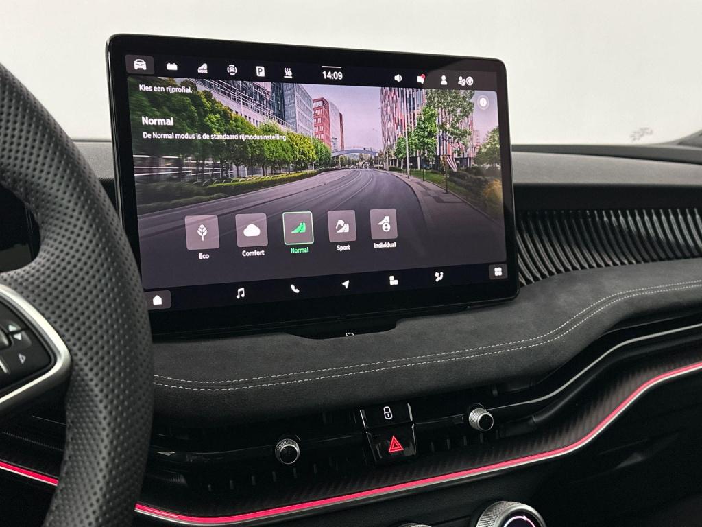 Skoda Superb sportline business 1.5 tsi phev 150 kw / 204 pk co