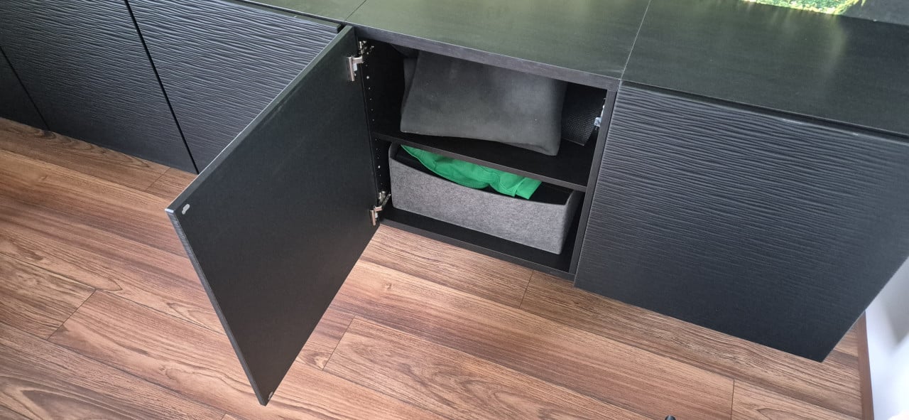 Te koop: IKEA Besta wandkasten (5 stuks) met deuren & softclose