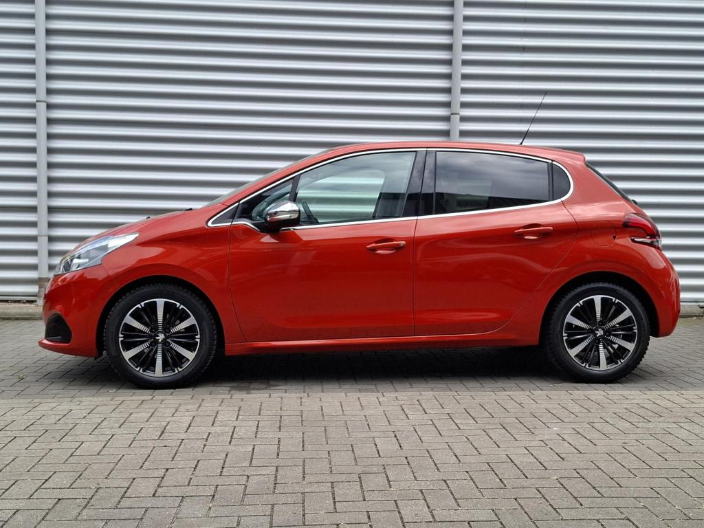 Peugeot 208 110 allure automaat eat6 nav/clima/camv