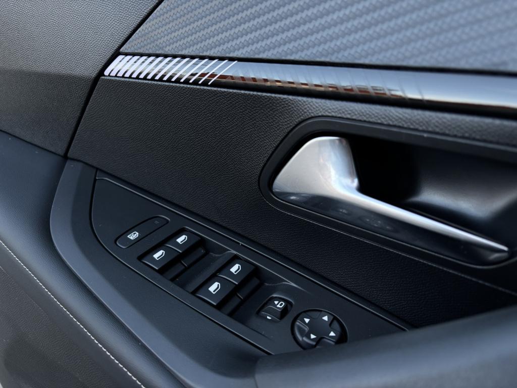 Peugeot 2008 automaat 1.2 puretech 130 allure