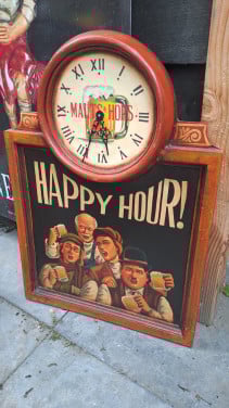 Houten wandbord met klok, happy hour, 40,5 cm x 57 cm