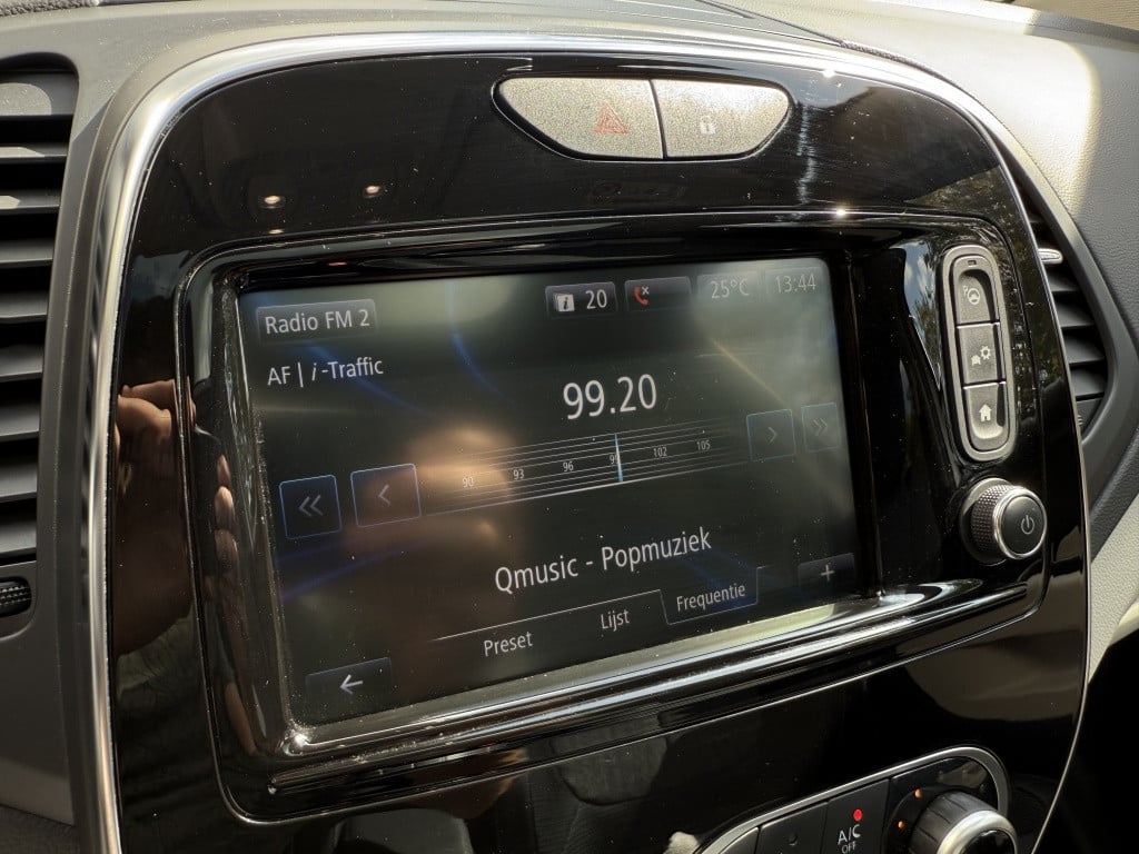 Renault Captur 1.3 tce version s // automaat // trekhaak //