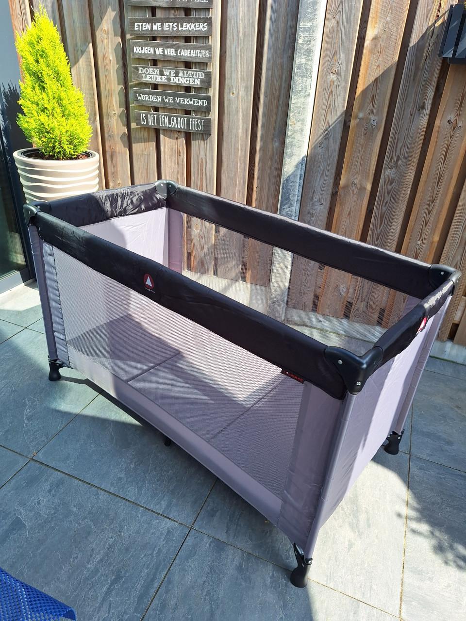 Campingbed met dik matras