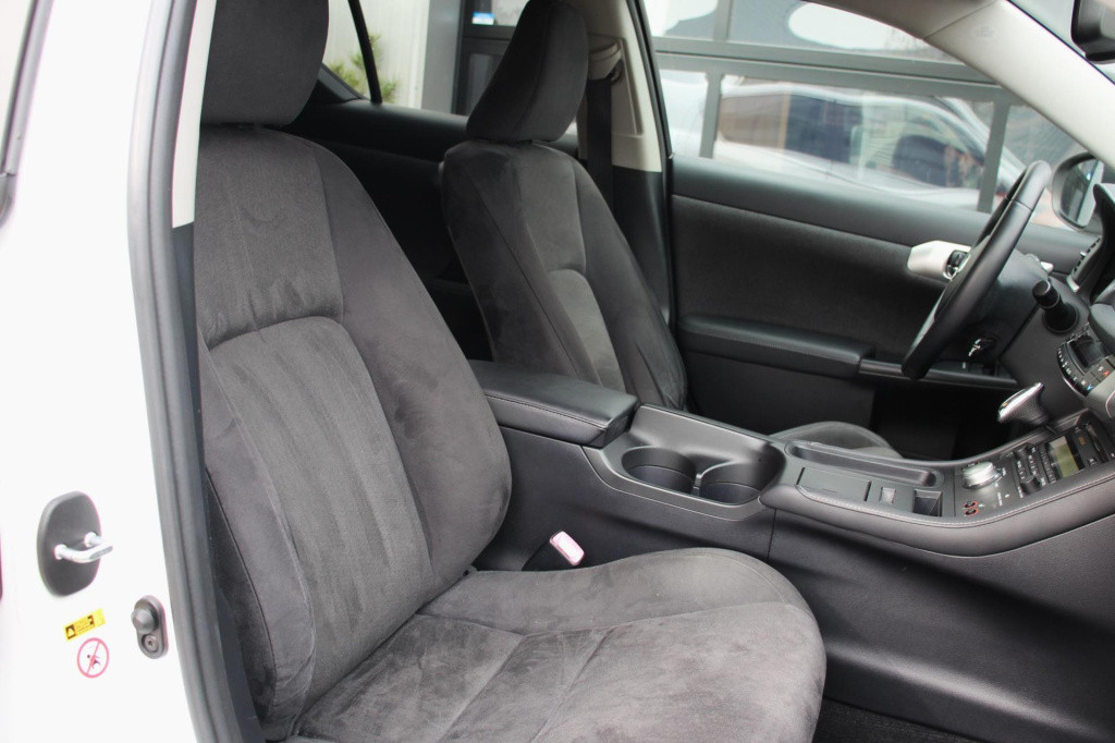 Lexus Ct 200h hybrid - pdc rondom + camera - stoel verw - xenon - parelwit 
