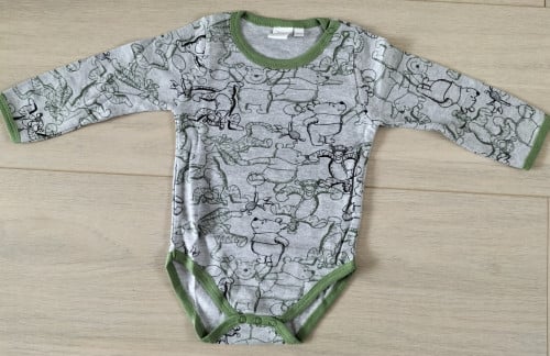 Disney romper Winnie the Pooh grijs maat 74/80