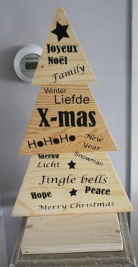 Houten kerstbaam met tekst decoratie