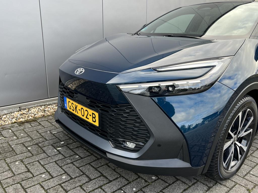 Toyota C-hr 1.8 hybr 140 first