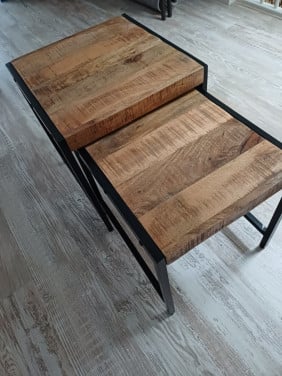 2 bijzettafels