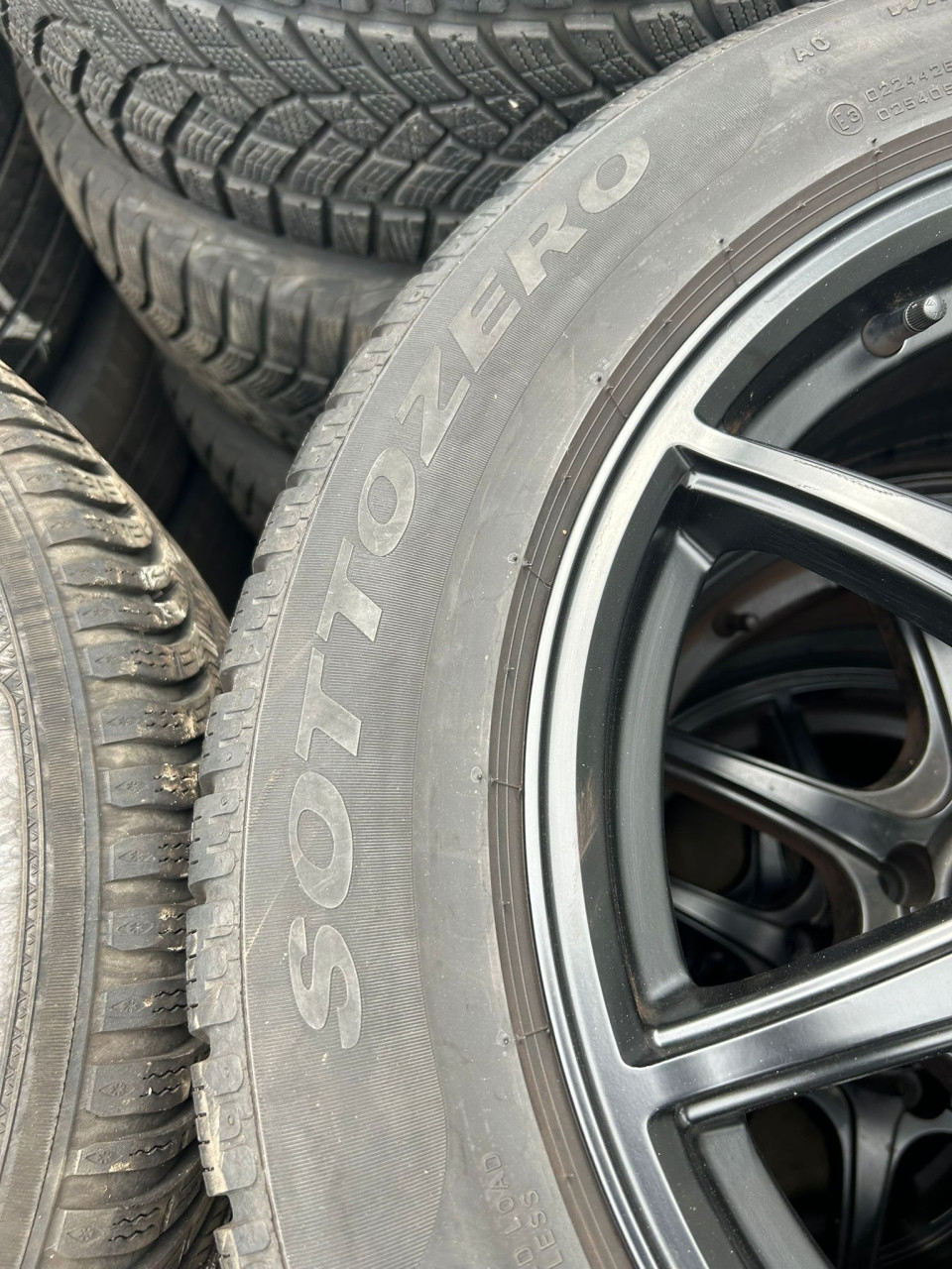 ZWARTE 7 SPAAK ALUMINIUM VLEGEN MET PRIELLI SOTTOZERO BANDEN