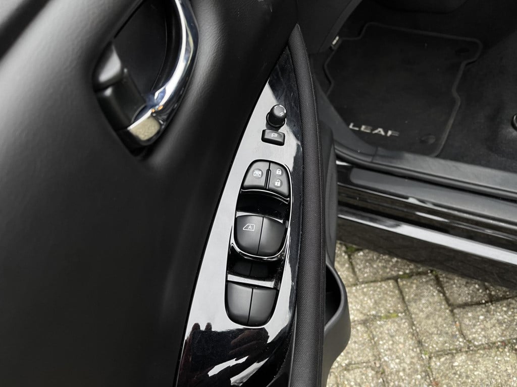 Nissan Leaf n-connecta 40 kwh | navigatie | 360° camera | apple carplay/and